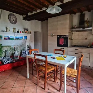 Appartamento Con Due Matrimoniali Nel Centro Di, Roccatederighi